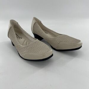 Comfort‎ Well Beacon Stretch N Form Slip On Shoes 8.5M Nude Beige Low Heel Pump